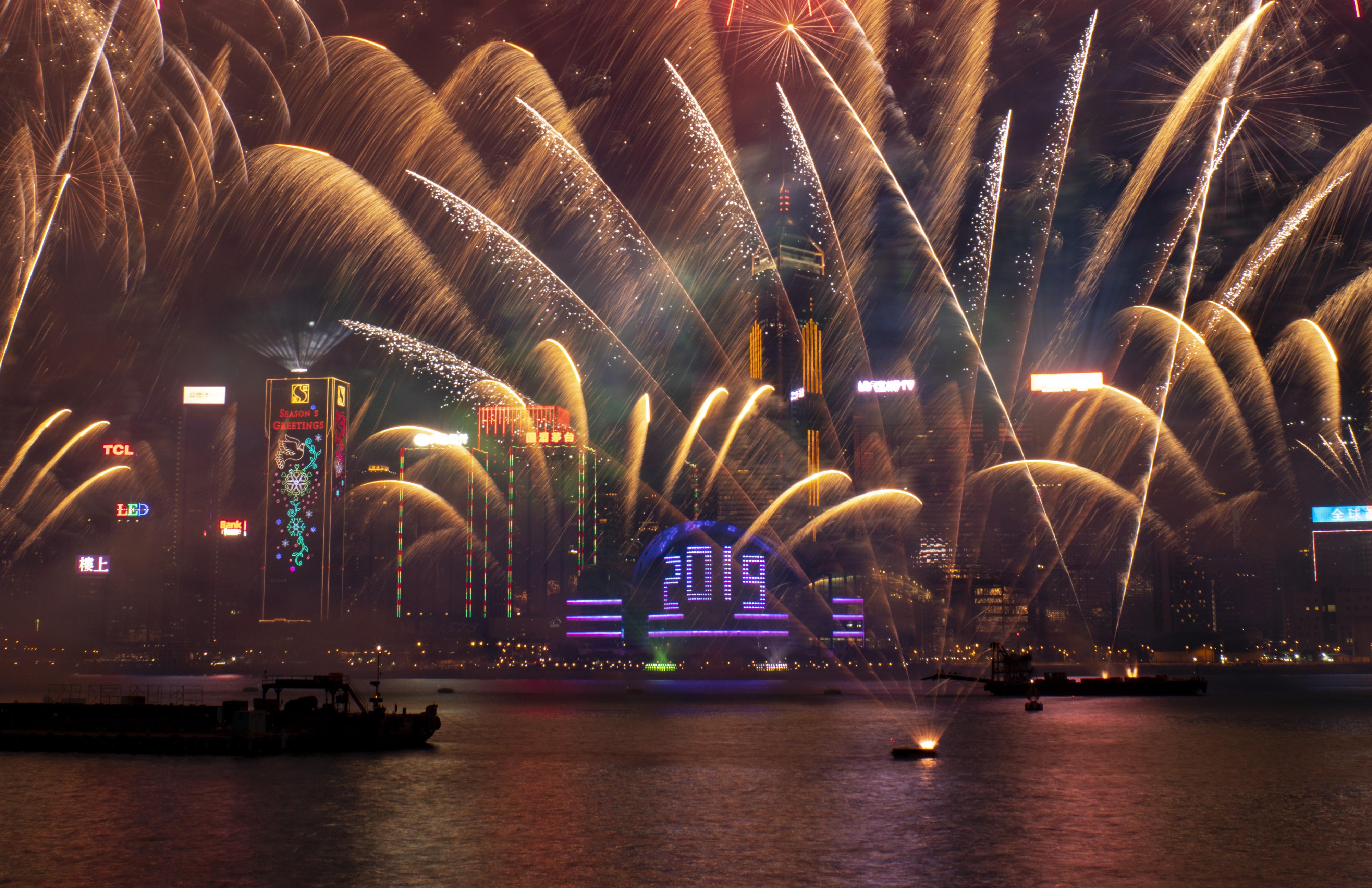 Hong Kong&#039;s New Year fireworks cancelled amid months of political unrest | SBS News