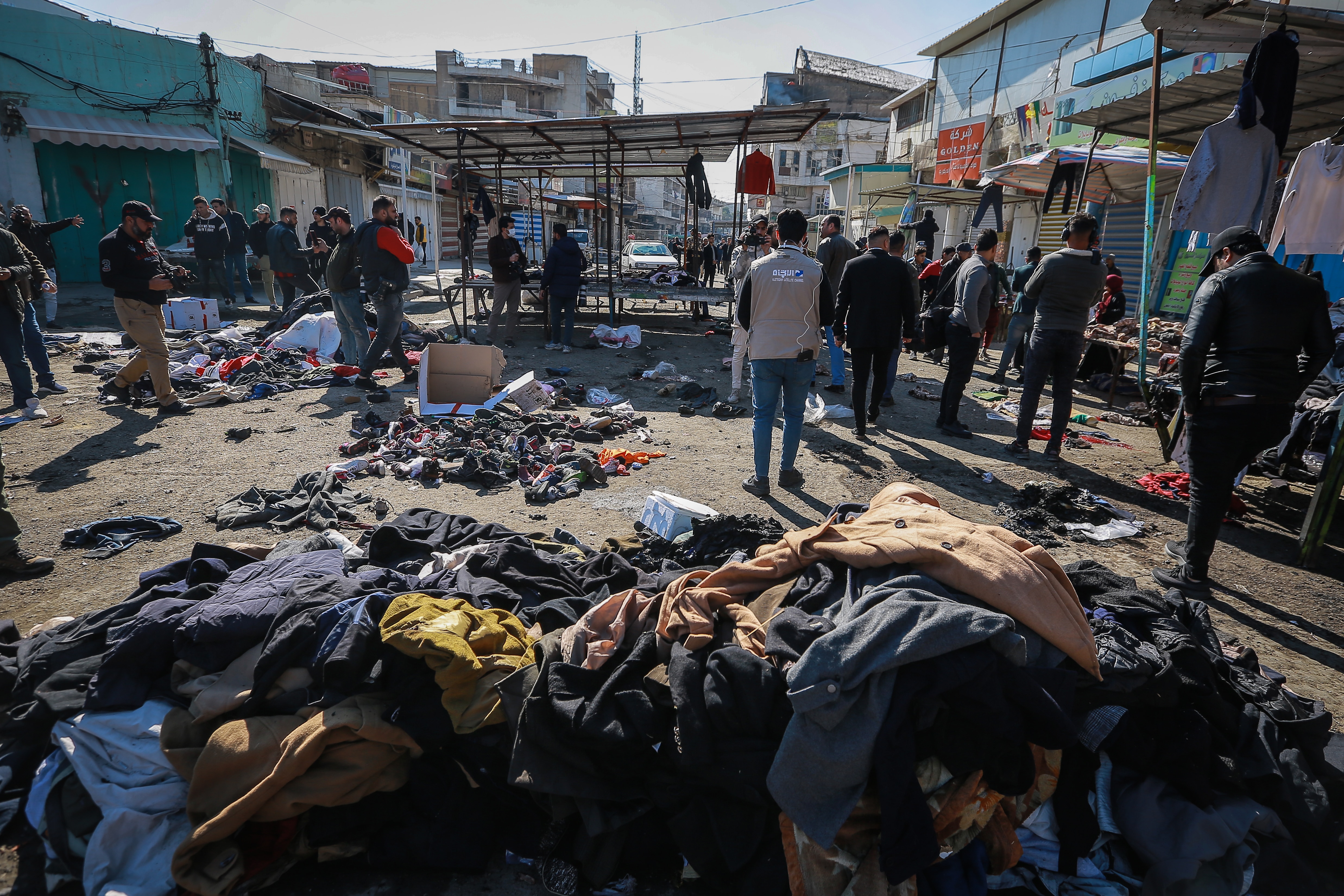 Bei einem seltenen Selbstmordanschlag wurden am Donnerstag auf einem überfüllten Markt im Zentrum von Bagdad 32 Menschen getötet und 110 verletzt, teilte die irakische Regierung mit.