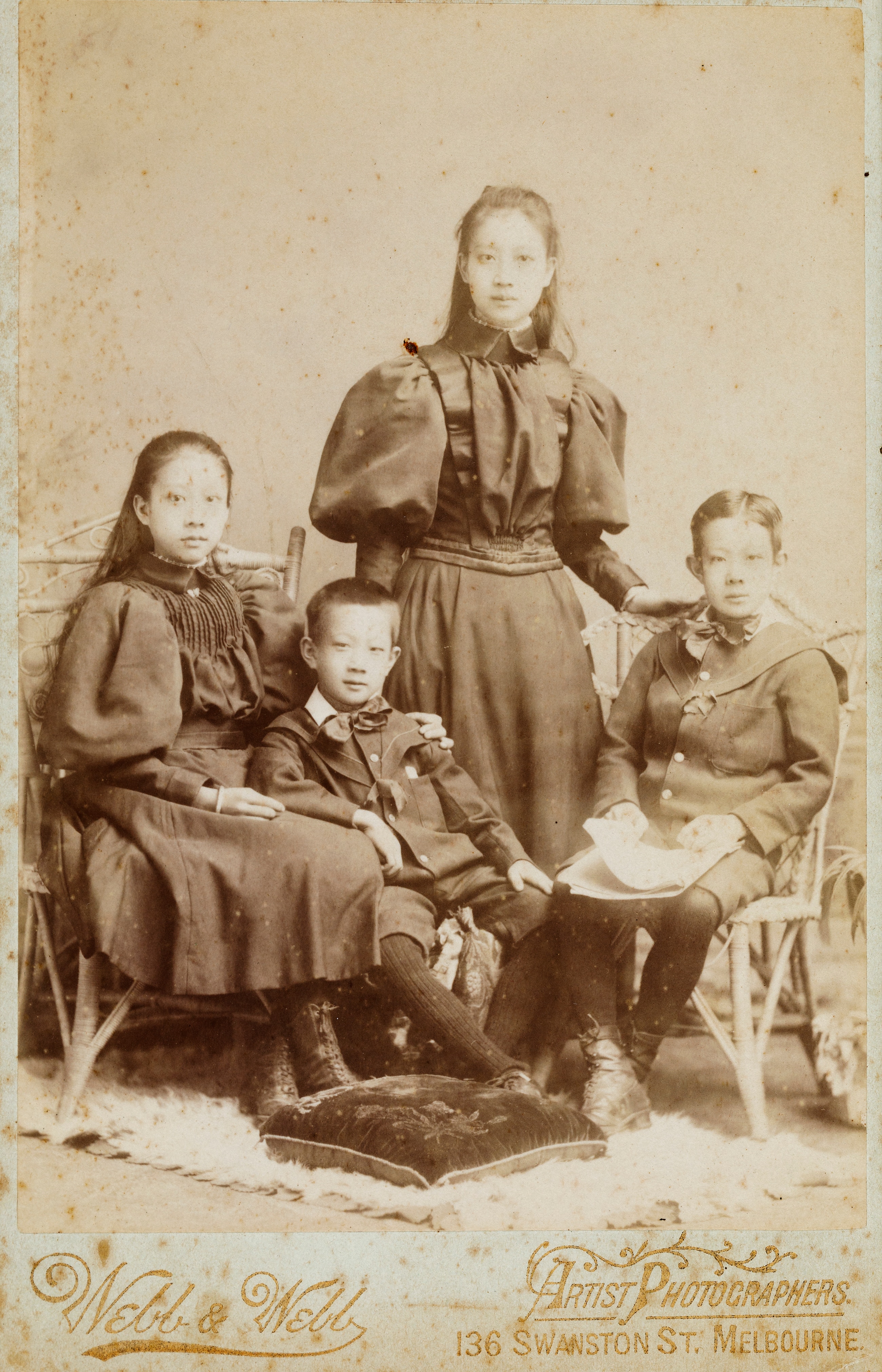 Four of the ten children of Cheok Hong Cheong and his wife Choy Ying, circa 1890s. 