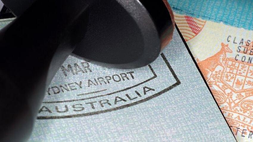 sbs-language-deep-crisis-as-number-on-bridging-visas-in-australia