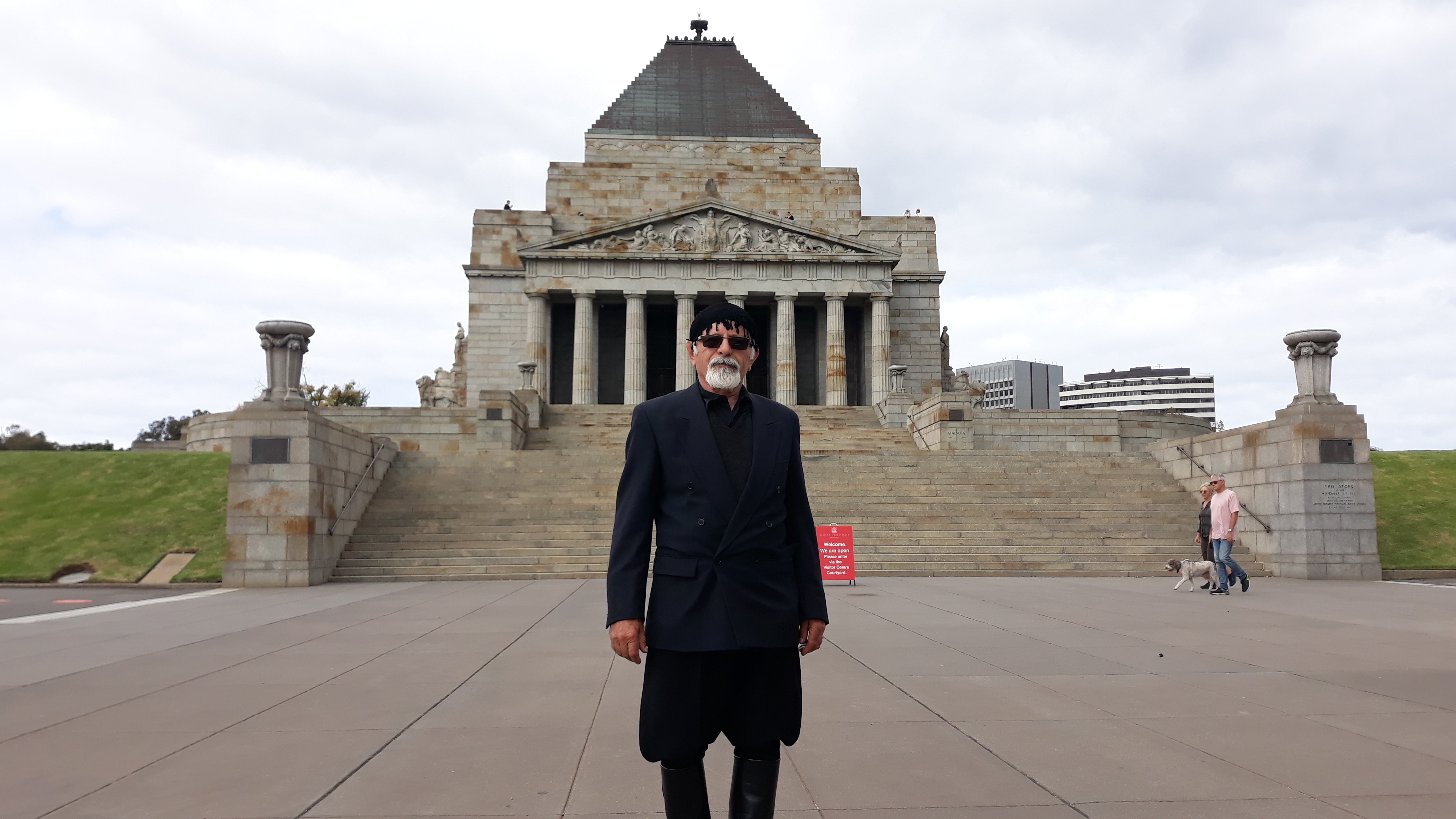 This service remembers the men and women from Australia and Greece, who fought and fell in the Battle of Crete. 