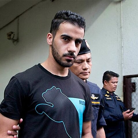 Image of Mr. Hakeem Al-Araibi being detained by Thai police in Bangkok