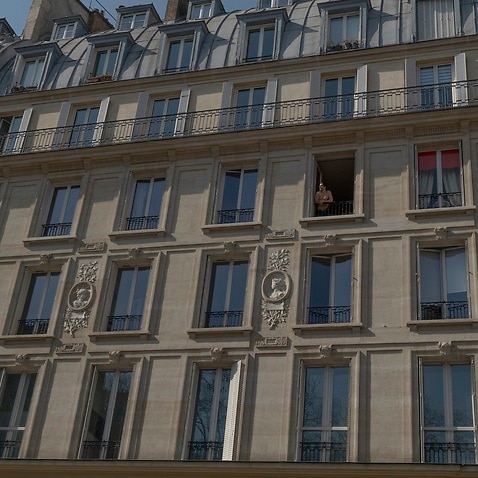 قرنطینه خانگی یک مرد در پاریس