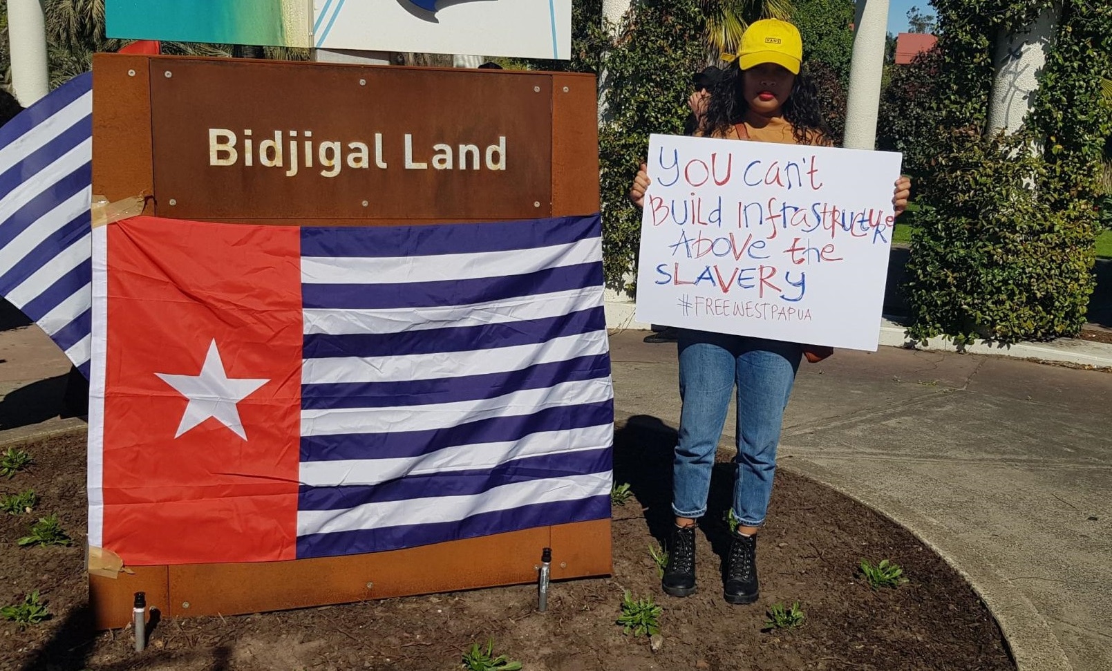 Australians have rallied in support of the Papuan protesters. 