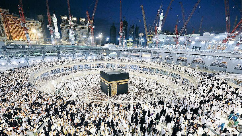 Snapchat's sneak peek into Mecca wins over social media | SBS News