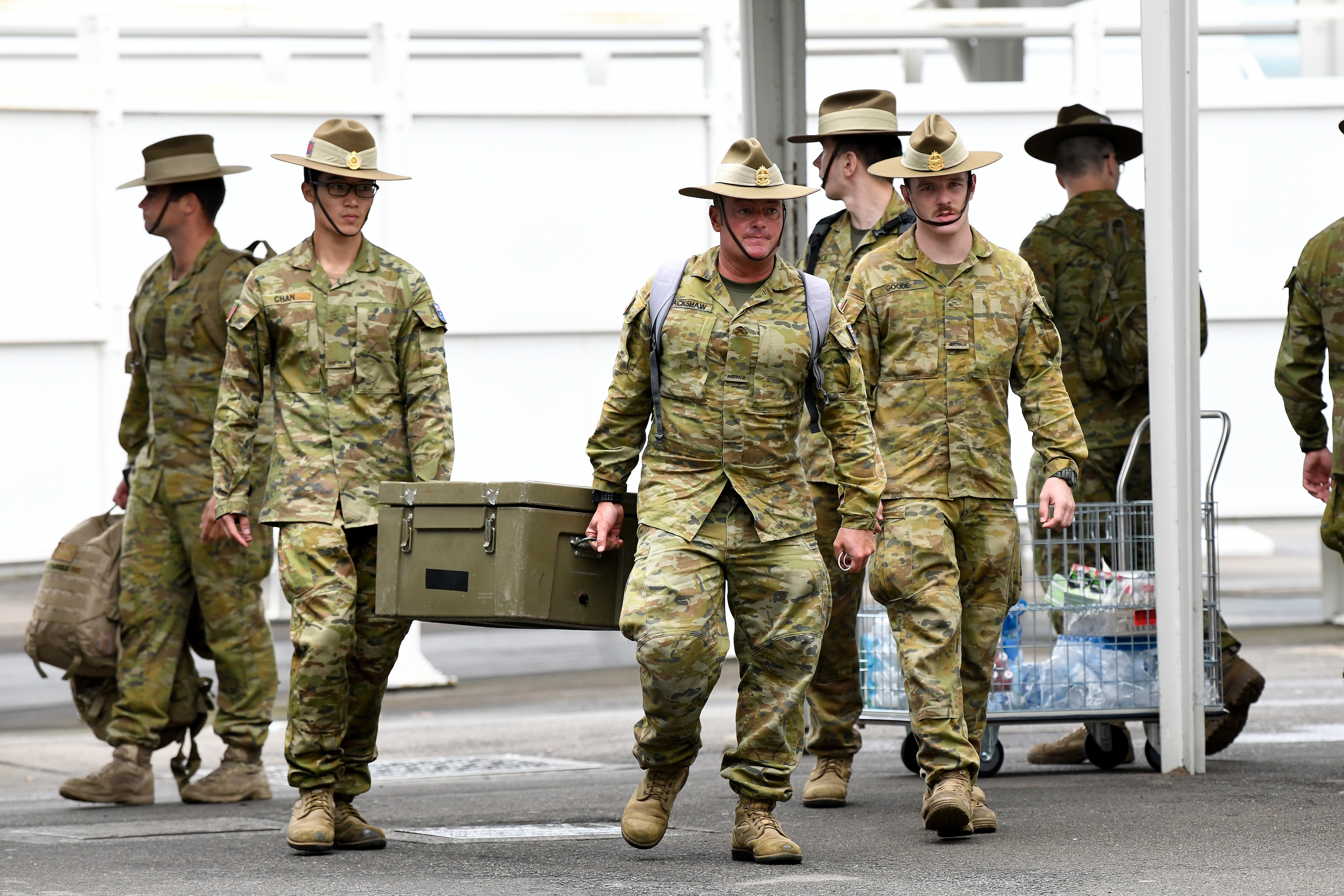 australian-defence-force-says-five-members-have-caught-coronavirus-in-the-middle-east-sbs-news