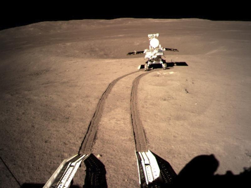 China's lunar rover leaves wheel marks after leaving the moon lander.
