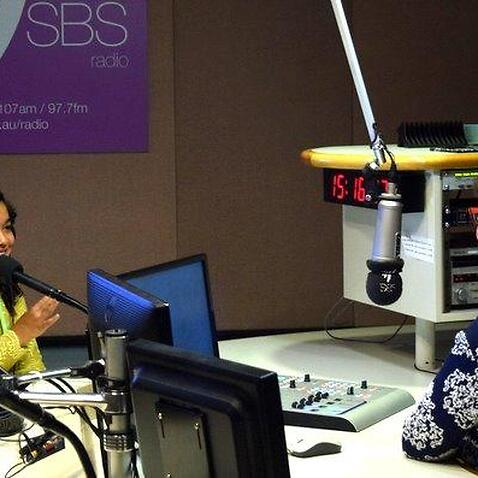 Mikaela Akeme na Rádio SBS em Português, em Sydney