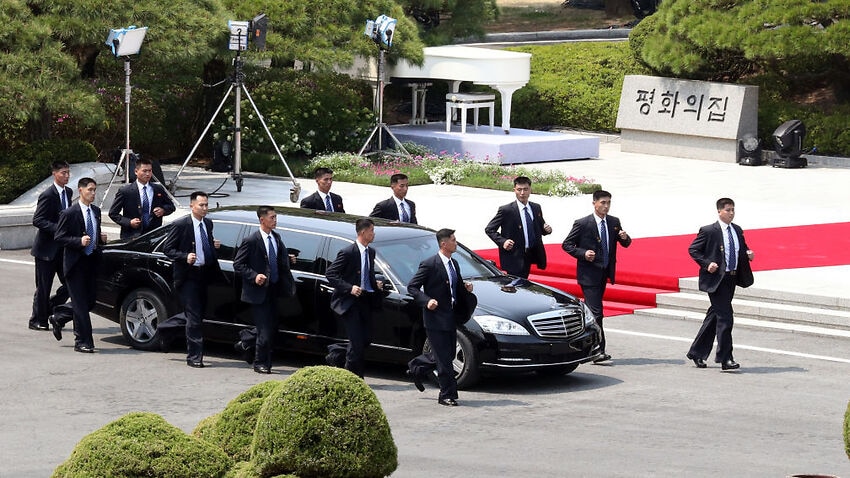 The running bodyguards tasked to protect Kim Jong-un | SBS News