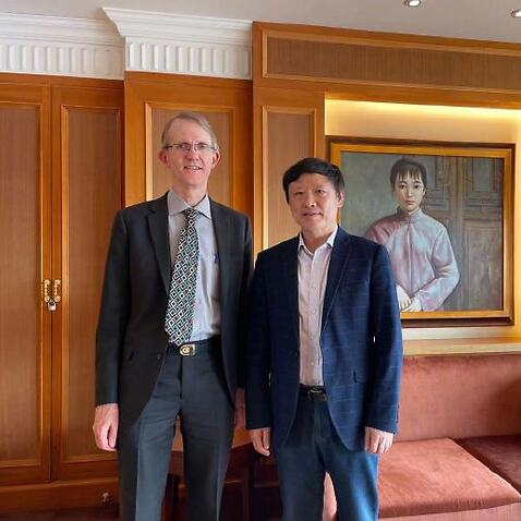 Australia’s Ambassador Graham Fletcher had lunch with Hu Xijin